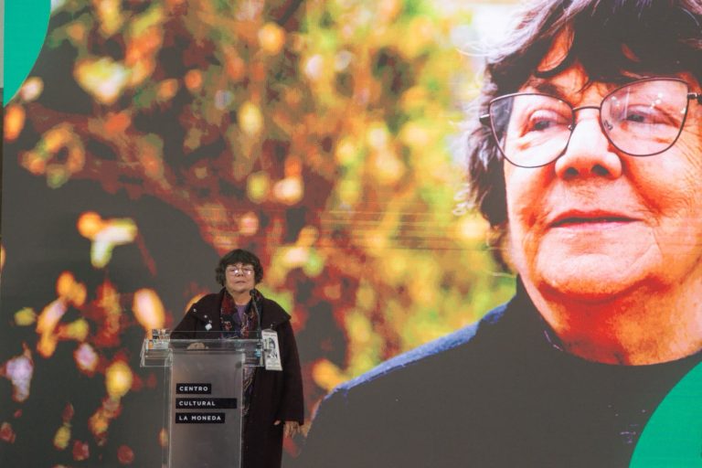 En emotiva ceremonia, Alicia Lira recibe el Premio Nacional de Derechos Humanos 2026