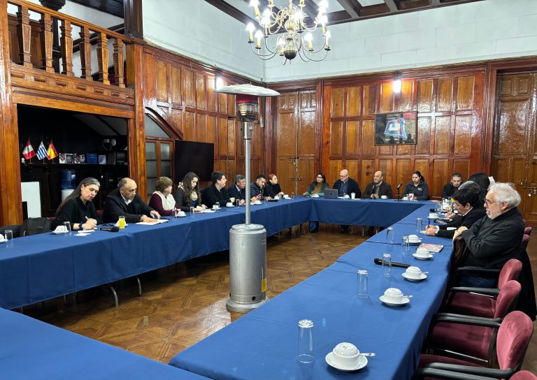 Bárbara Figueroa destaca articulación entre mundo sindical, social y político asegurando que desde la oposición “respaldarán sus pliegos y demandas”