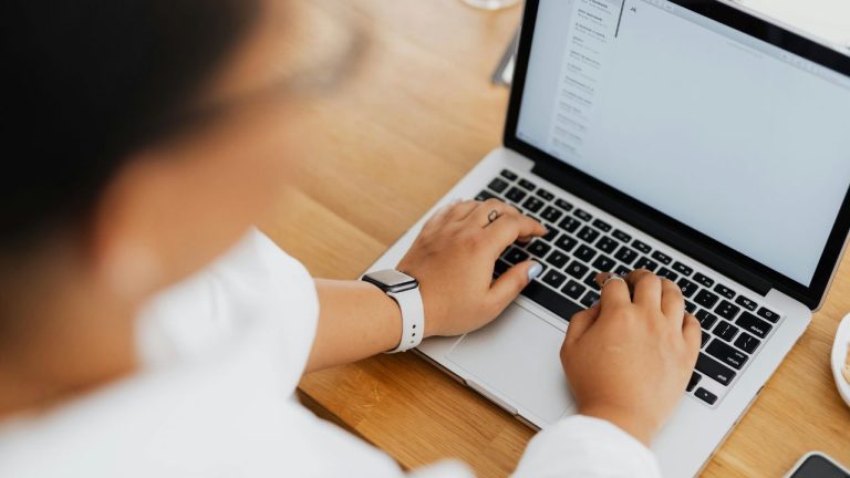Más humanos que nunca: La capacitación laboral en la era de la Inteligencia Artificial
