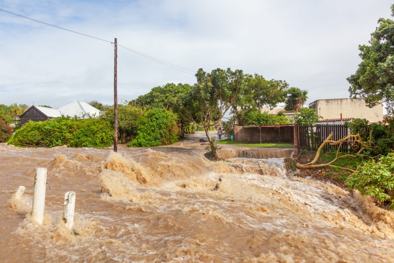 Subsidios, alivios tributarios e inversión: medidas que podrían ayudar al impacto económico tras temporal