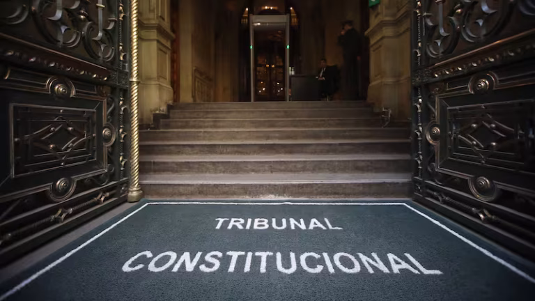 Tribunal Constitucional rechaza requerimiento de Kast: Todas las familias tendrán agua, luz y gas hasta que se completen las reconstrucciones