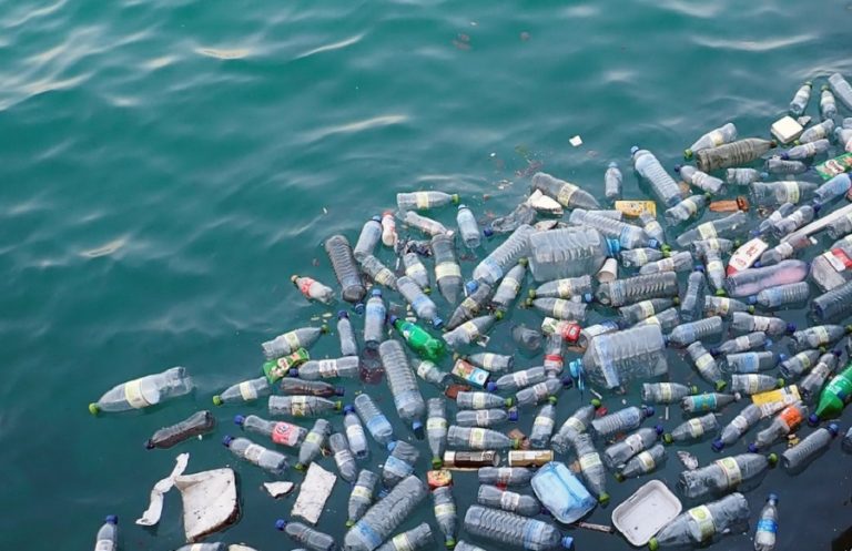 Lluvias recuerdan que el desafío no es solo eliminar bolsas, sino reducir la producción de residuos plásticos