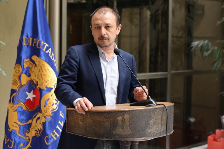 “El gobierno de emergencia pasó a ser el gobierno del desempleo”: diputado Cuello cuestiona proyecto que modifica la Ley de 40 horas