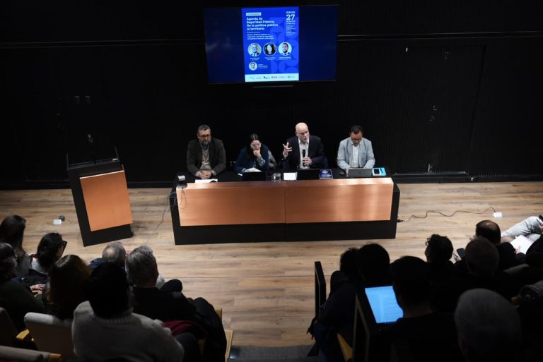 La izquierda afina su contrapropuesta de seguridad en Seminario organizado por centros de pensamiento y arremete contra amateurismo de Kast