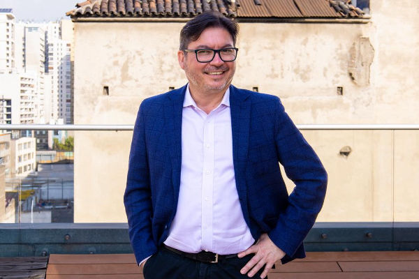 Marcos Barraza asegura que reforma al sistema político no resuelve los problemas de la democracia: “Extraños un artículo que habilite iniciativa popular de ley”