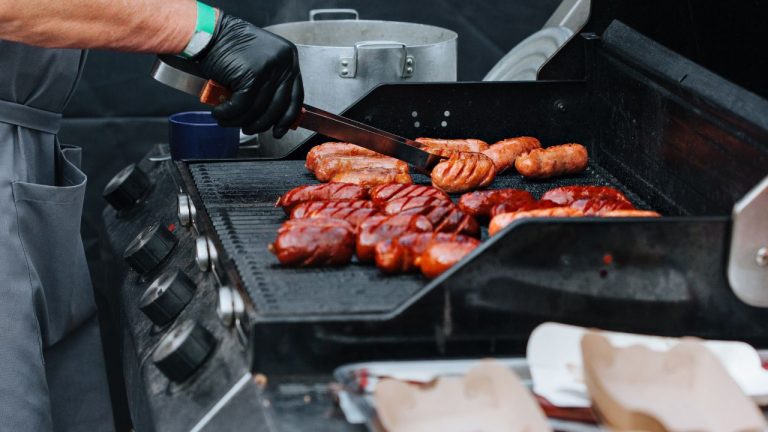 ¿Por qué el asado sigue teniendo rostro de hombre? La respuesta está en la familia