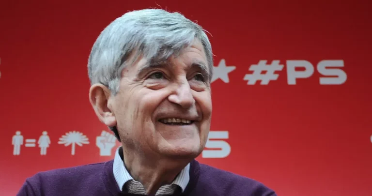 A los 71 años fallece Camilo Escalona, figura clave socialista del último medio siglo
