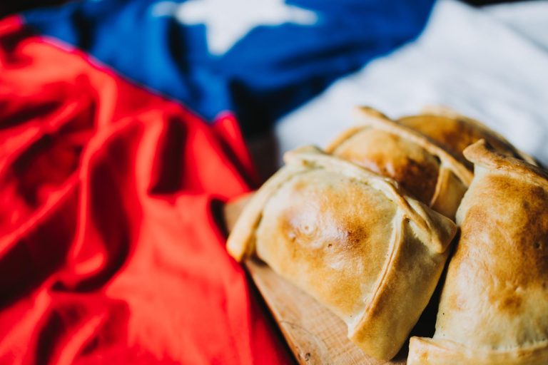 ¿Empanada, choripán y asado? Cómo disfrutar este 18 sin caer en excesos