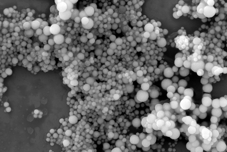 Investigación impulsa el desarrollo de nanopartículas de cobre para aplicaciones tecnológicas avanzadas