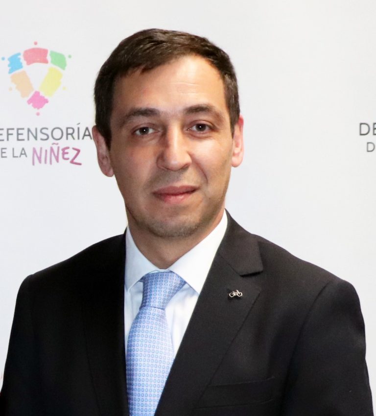 Defensor de la Niñez expone ante la CIDH graves brechas en la reunificación familiar de niños, niñas y adolescentes migrantes en Chile