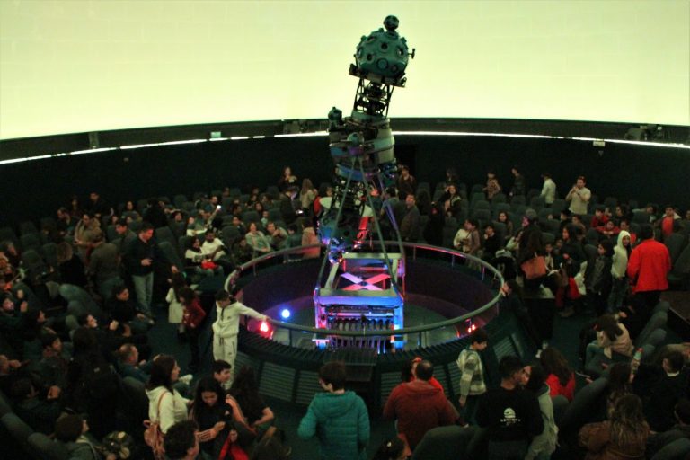 Este sábado y domingo Planetario USACH celebra la Semana Mundial del Espacio con telescopios solares, talleres y charlas