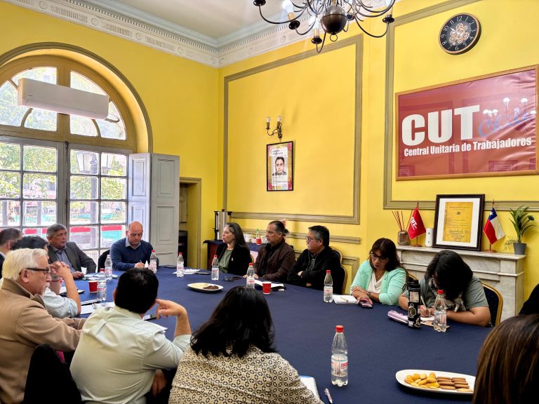 Partido Comunista entrega a la CUT resoluciones de su Conferencia Nacional y plantea 14 medidas frente al gobierno de Kast